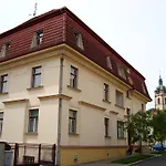 Jaro فندق Mělník